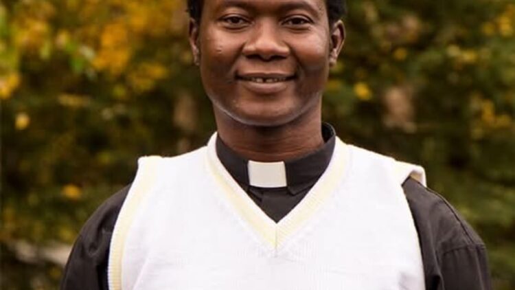 20250606priester Alphonsus Afina