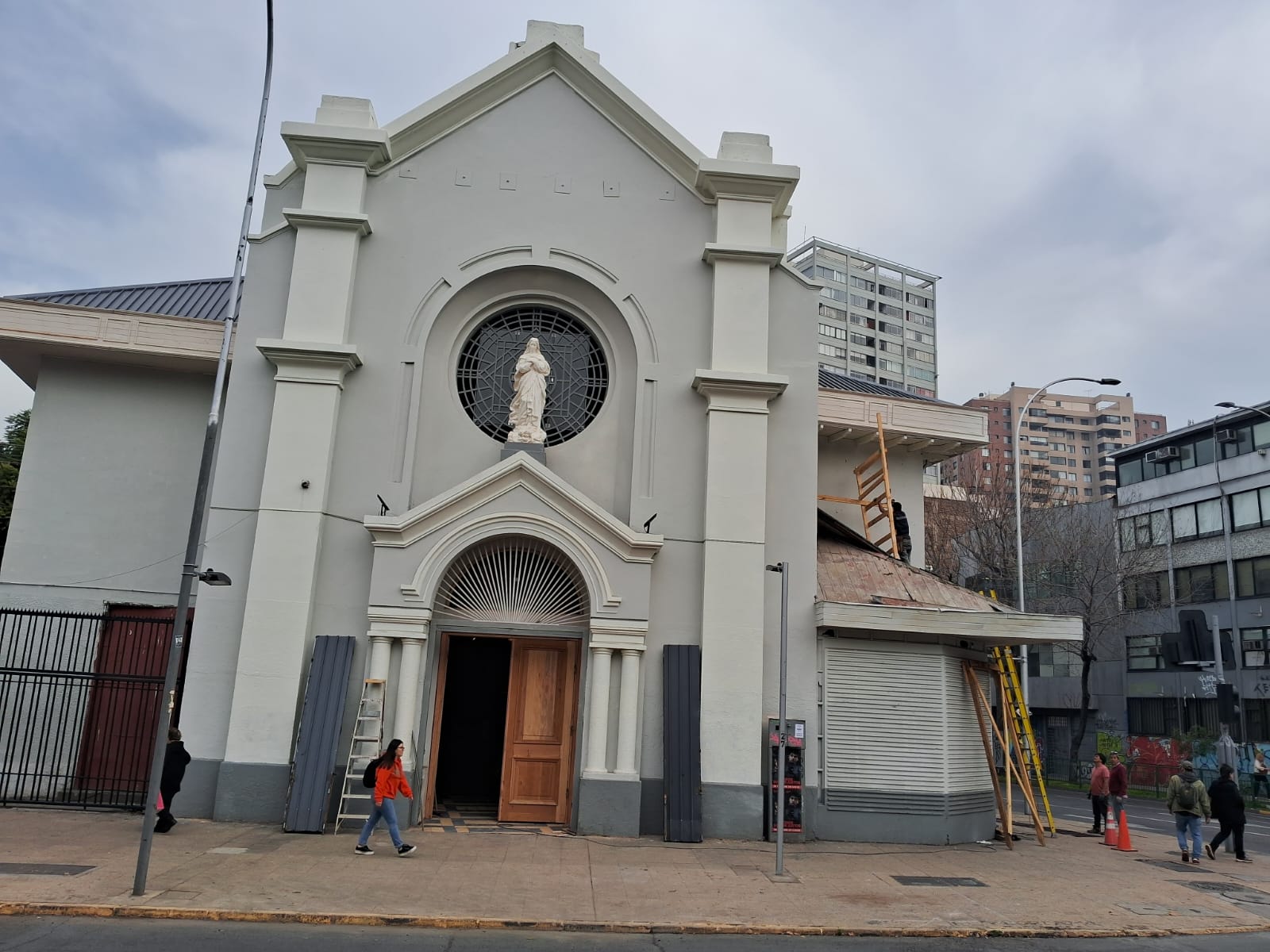 Herbouw in brand gestoken kerk in Chili mogelijk dankzij u