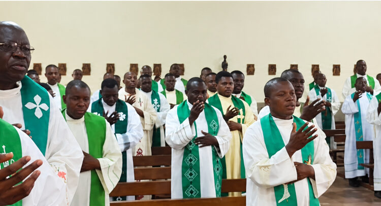 ACN-20240513-164717-retraite-priesters-banner-verscherpt ACN-20240513-164717-retraite-priesters-banner-verscherpt