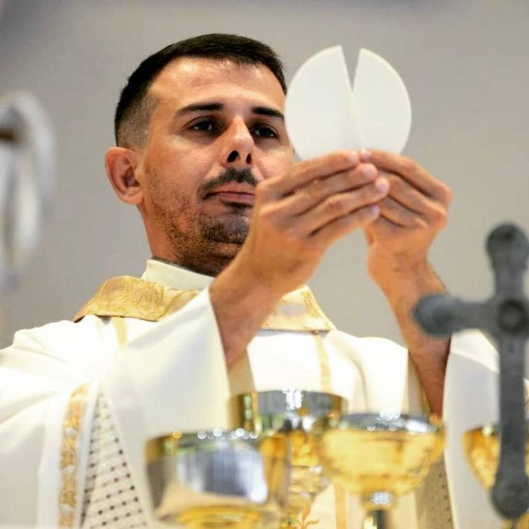 360 Missae ordinariae + 120 Triduae for 12 priests of the Community of Obra de Maria - Eis ai tua Mae serving in Africa