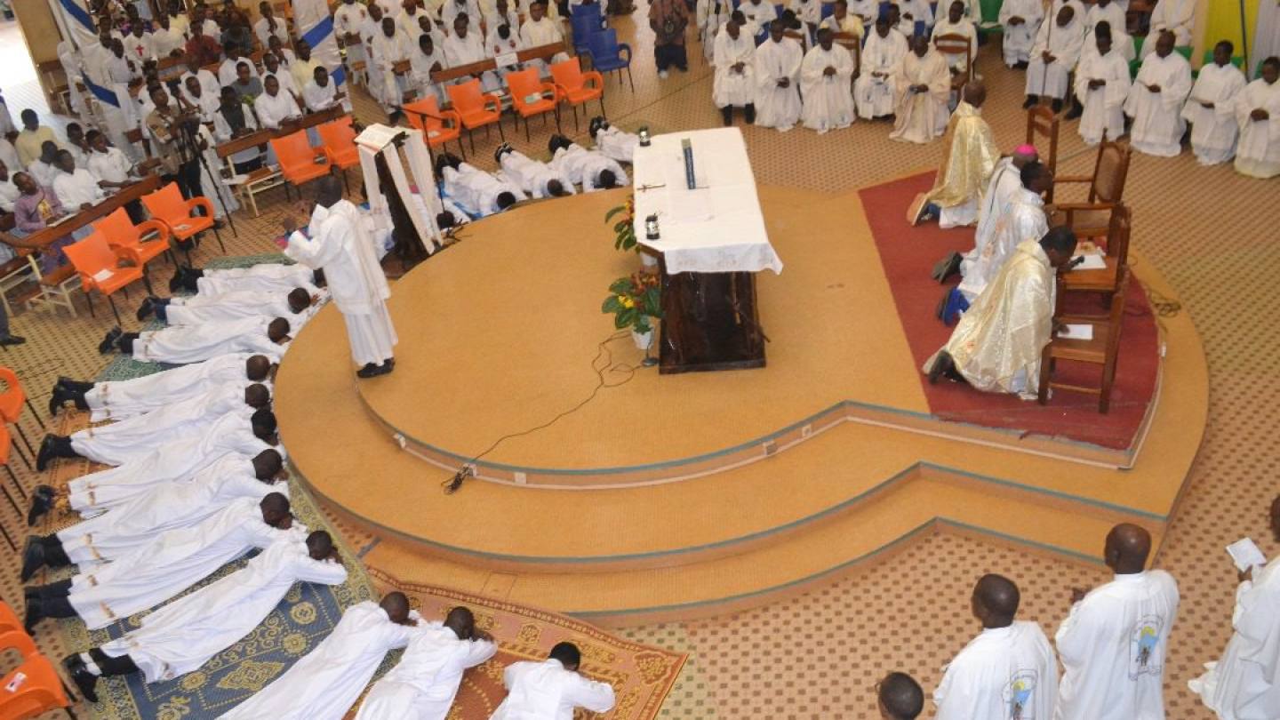 Priestly ordination.BURKINA FASO / KOUPELA 24/001388 Yamaha YBR motorcycles for the pastoral care of 8 young priests.