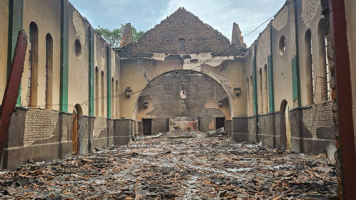 Jihadisten verwoesten historische kerk in Mozambique
