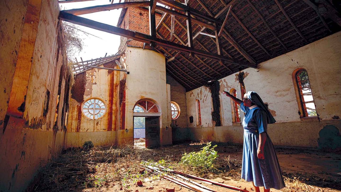 Thumb Een uitgebrande kerk in Mozambique © Ismael Martínez Sánchez-7079