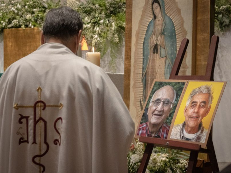 Mexico killing 2 priests