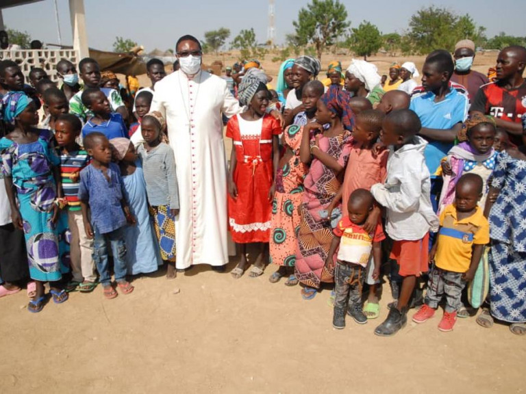 Bishop Oliver Doeme visits nigerian refugees in Cameroon